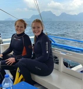 girls scuba diving